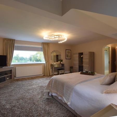 Solway Villa Chester Buitenkant foto