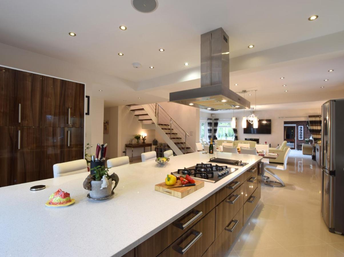 Solway Villa Chester Buitenkant foto