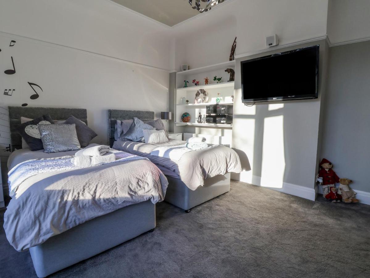 Solway Villa Chester Buitenkant foto