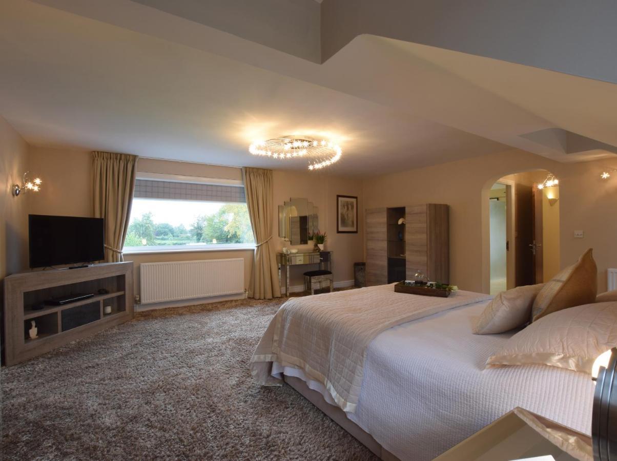 Solway Villa Chester Buitenkant foto